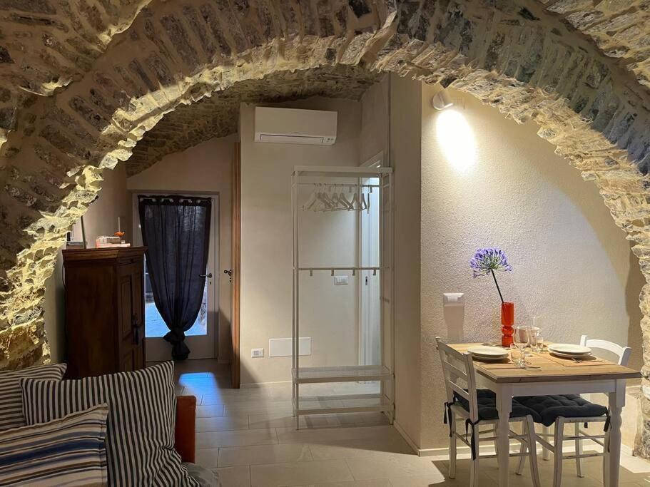 Studio Pietra E Charme Diano San Pietro Eksteriør bilde